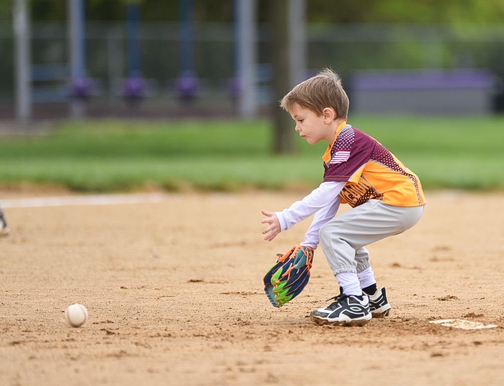  Ephrata Tball Child Fielding Ground Ball Ephrata Pa